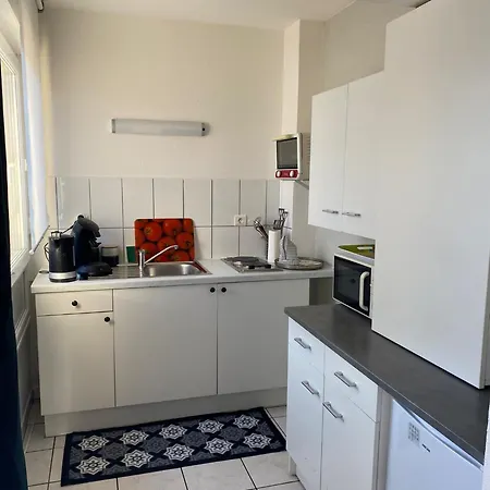 Roesselmann 1 Apartment *